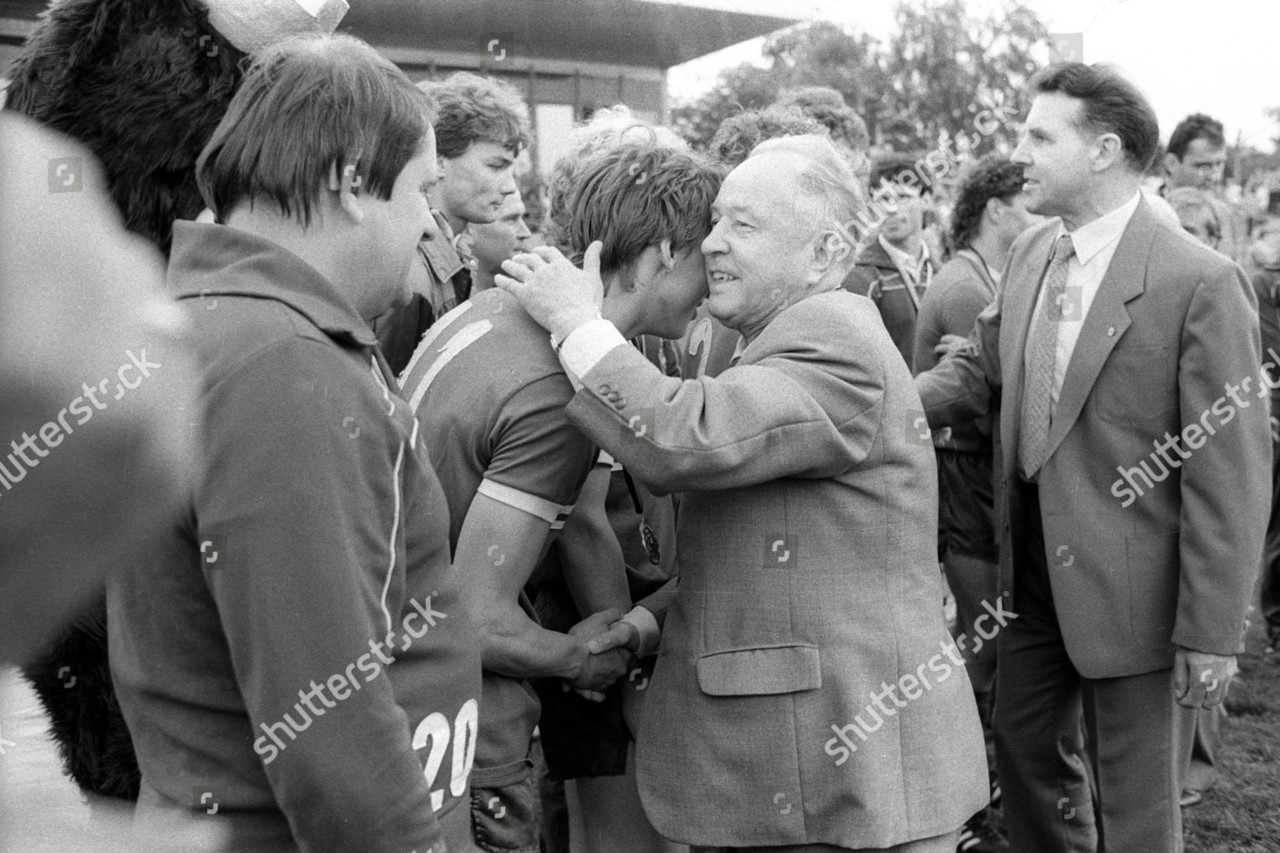 Erick Mielke felicita jogares do Dínamo Erick Mielke felicita jogares do Dínamo