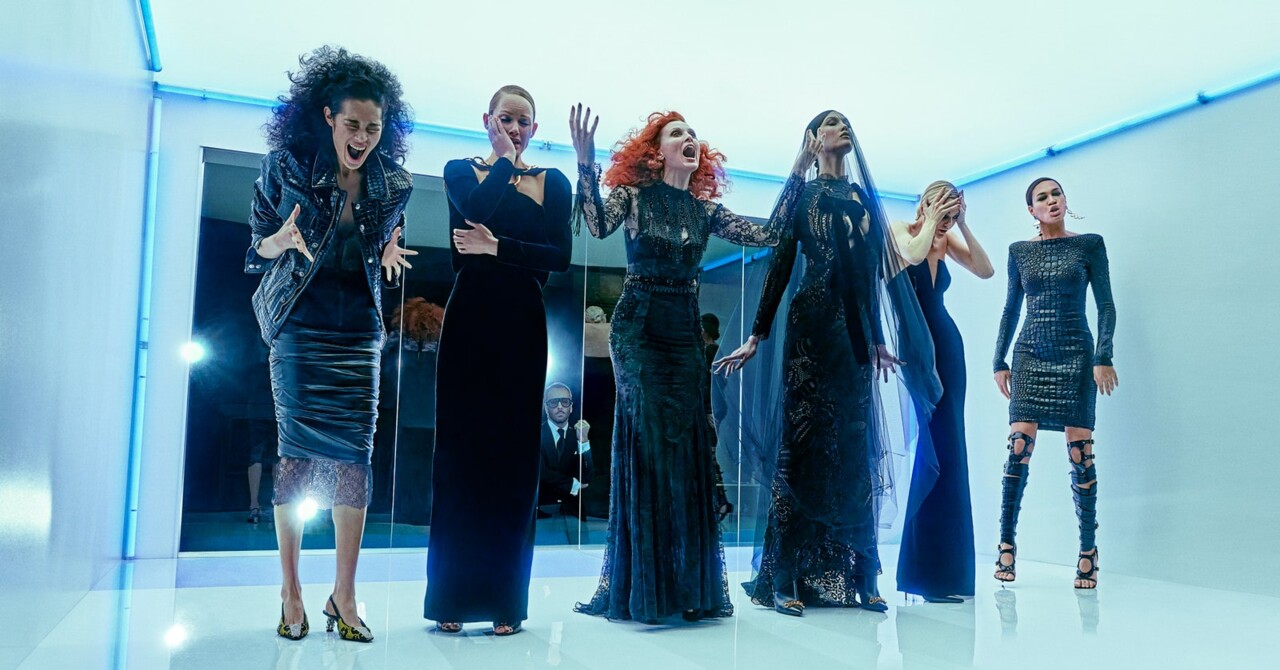 TOM FORD ARCHIVE AW23 COLLECTION 8 (Photo Credit -