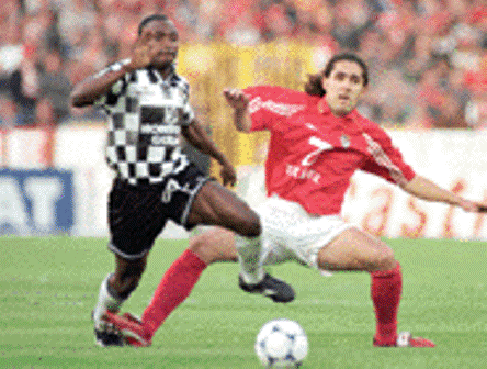 Ayew foi a grande baixa dos axadrezados em 1999