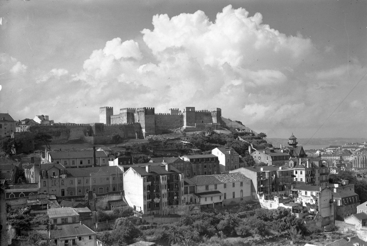 Panorâmica sobre o castelo, Lisboa (A. Passaporte, 1944)