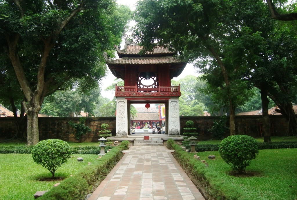 Templo da literatura hanoi.jpg