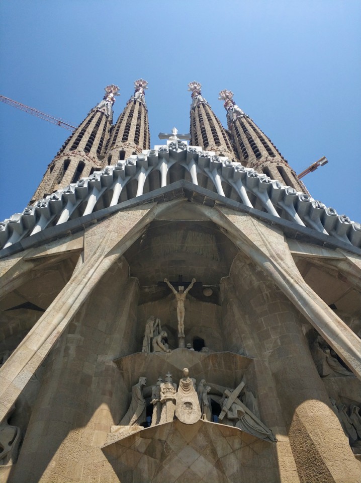 Exterior da Sagrada Familia.jpg