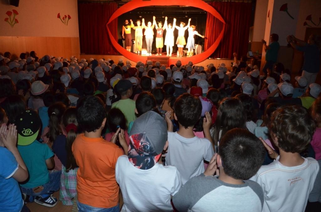 Dia da Criança - teatro ‘A Revolta dos Micróbi
