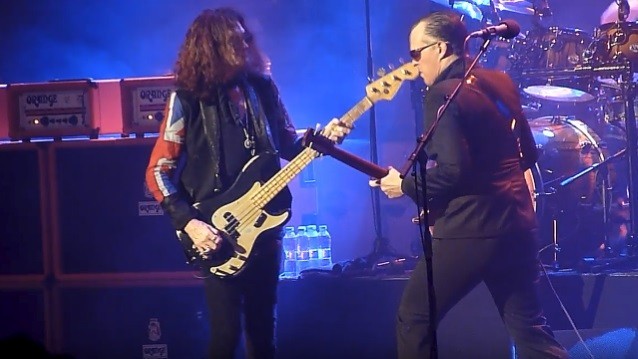 BlackCountryCommunion2018live_638.jpg