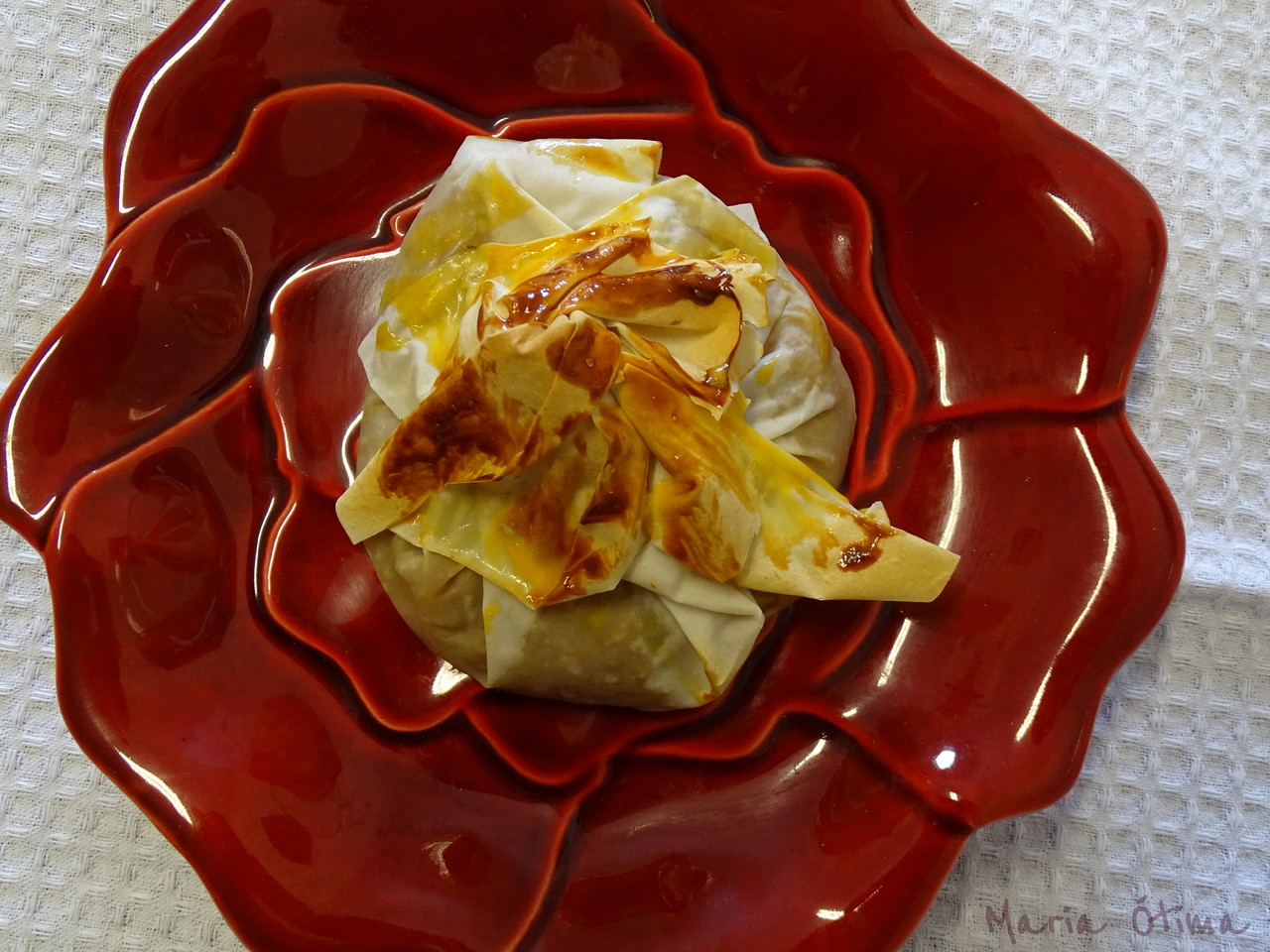 trouxas de maçã e sementes em massa filo_Maria 