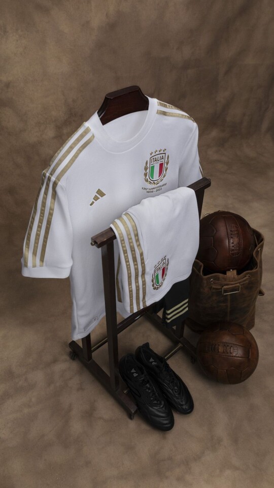 maglia-125-anni-italia-nss8 (1).jpeg