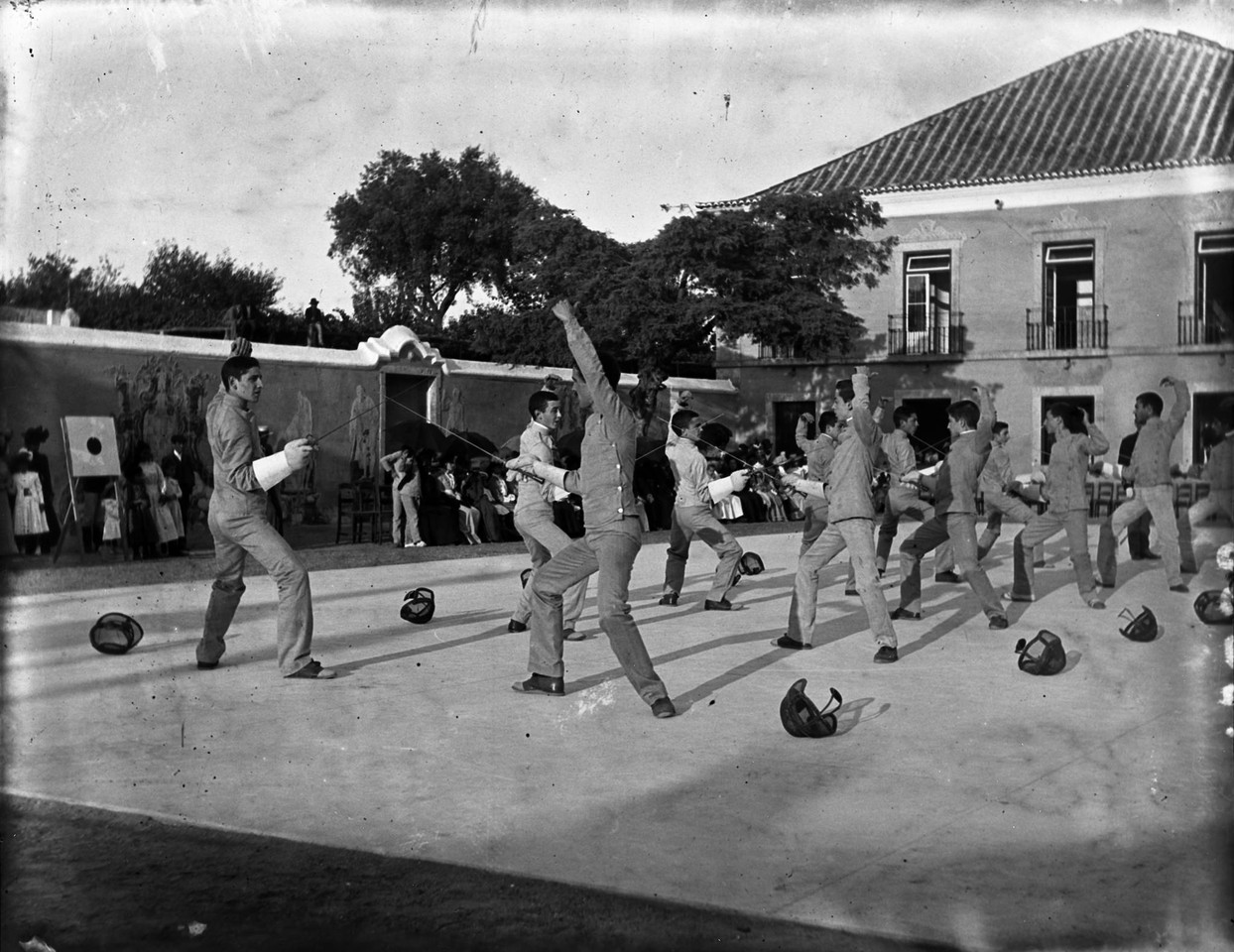Colégio Militar, exercícios de esgrima, sd, fot