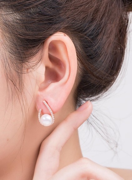 Drop earrings for every occasion Drop earrings for every occasion