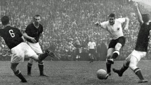 Helmut Rahn decidiu em 1954