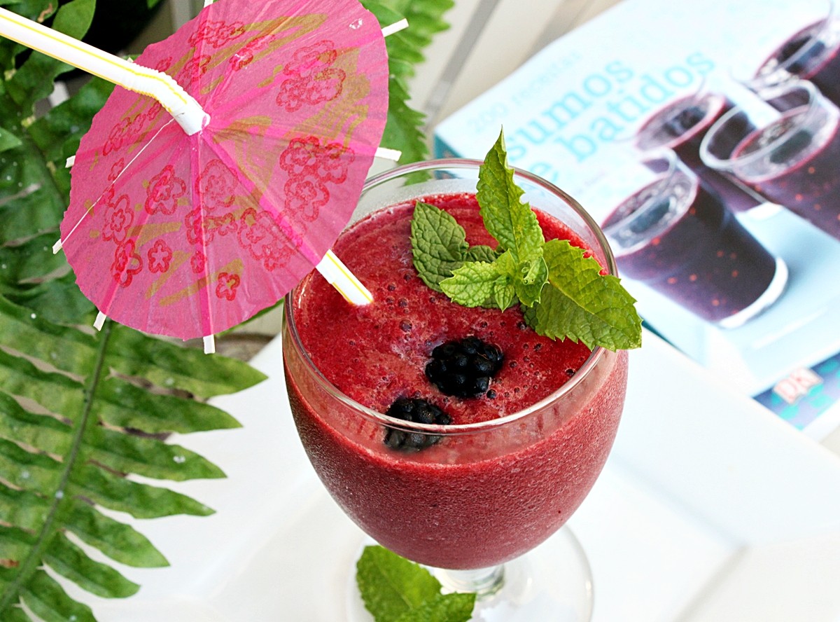 Sumo de Amoras, Ananás e Maçã - Juice of Raspbe Sumo de Amoras, Ananás e Maçã - Juice of Raspbe