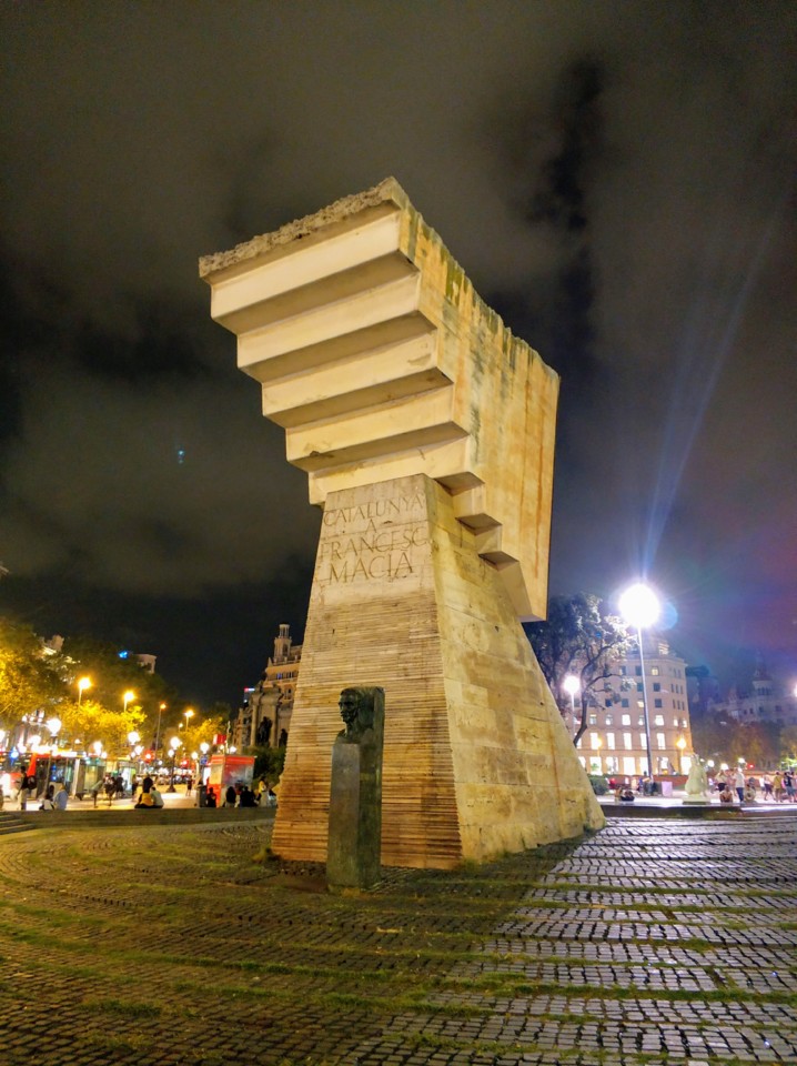 Monumento a Colombo.jpg