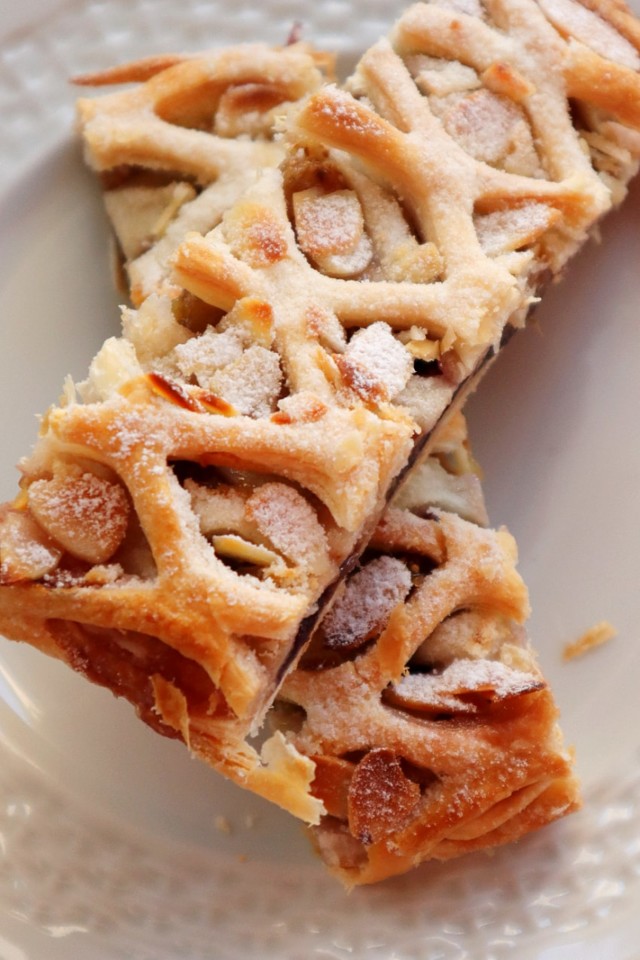 pastel folhado com amêndoa e figos (Dartois de figos frescos)