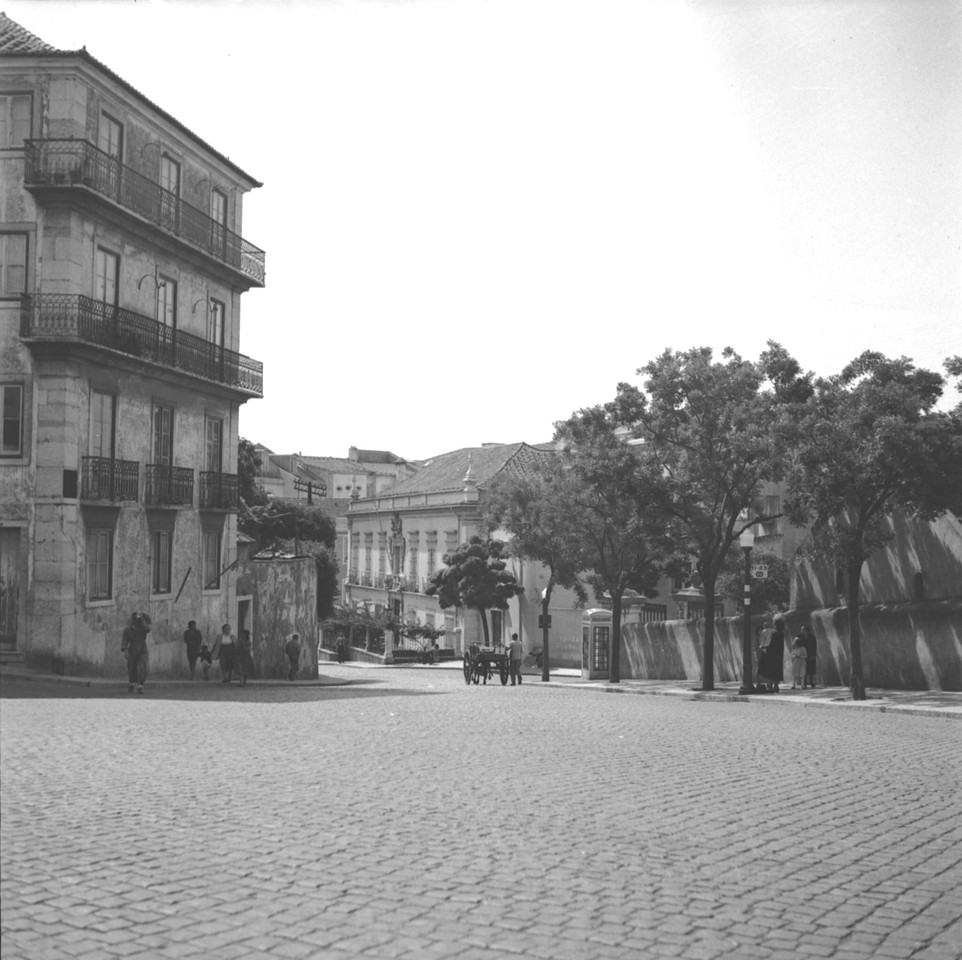 Rua da Alameda dos Capuchos, Lisboa (J. Benoliel, c. 1953)