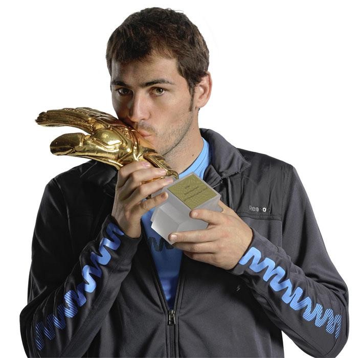 iker-casillas-luva-de-ouro.jpg iker-casillas-luva-de-ouro.jpg