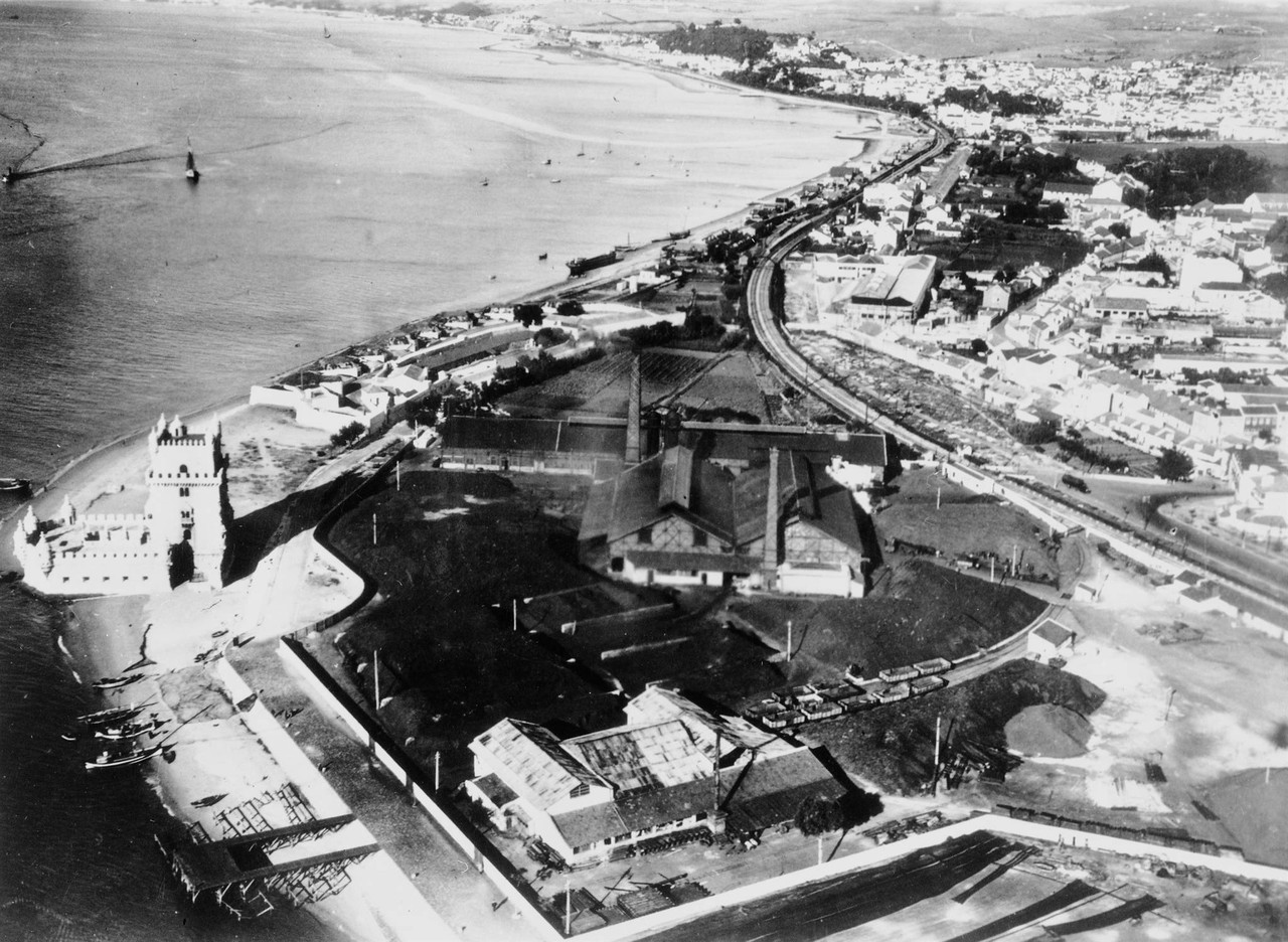 Fotografia aérea sobre a zona de Belém, vendo-se