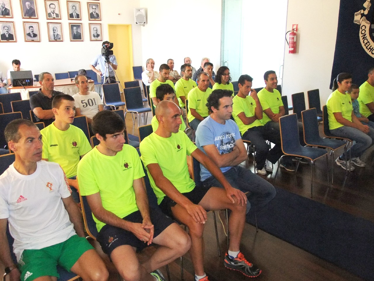 Atletas do GD de Castelo de Paiva.JPG