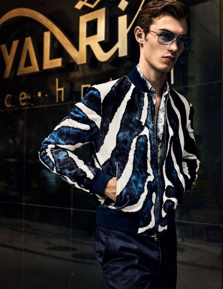 Vogue_Hommes_Spring_Summer_2017_City_of_Gods_13.jp