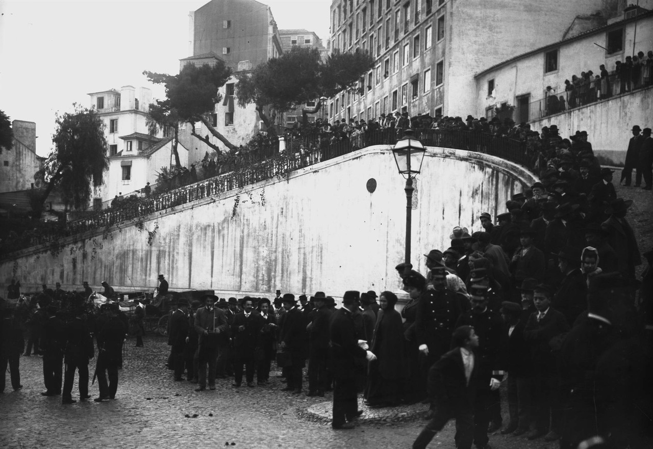 Largo do Correio-Mor, sd, foto de Paulo Guedes, in
