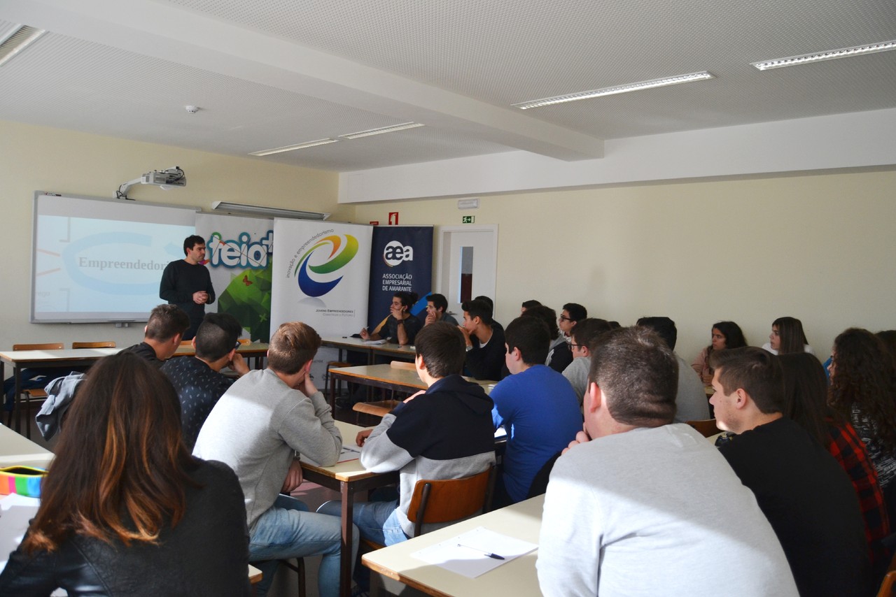 AEA incentiva empreendedorismo nas escolas com pro