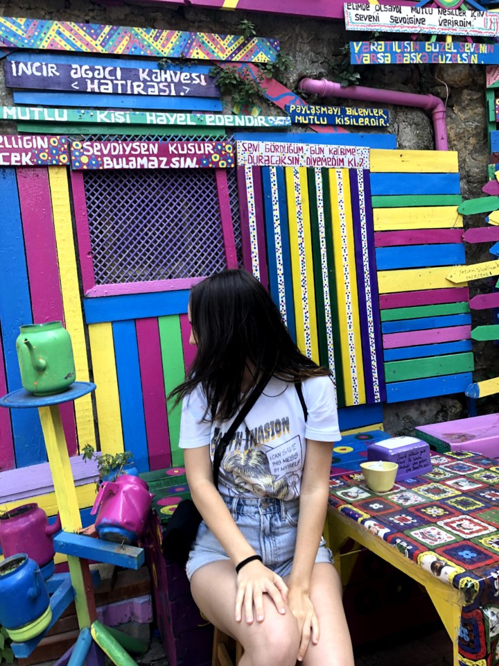 Parede colorida em Balat.jpg