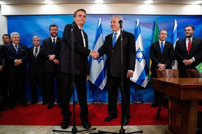 Bolsonaro assina acordos com Israel. Foto Alan Santos PR
