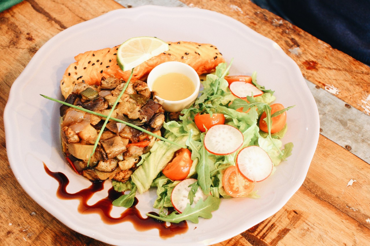 charlie-bistro-salmao-crocante.jpg charlie-bistro-salmao-crocante.jpg