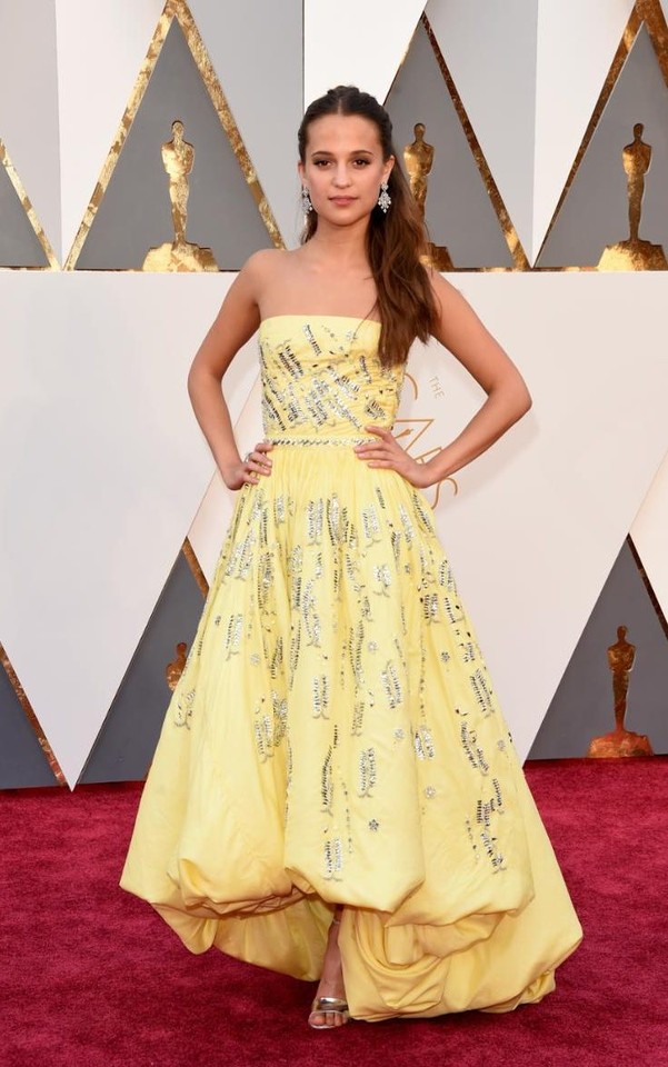 Alicia Vikander em Louis Vuitton.jpg