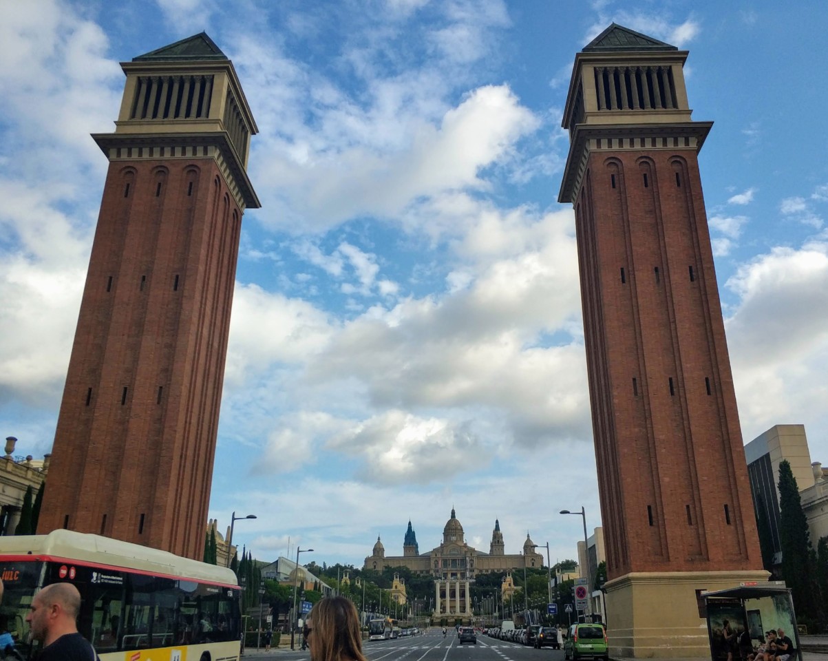 Torres venezianas da Plaça d'Espanya.jpg