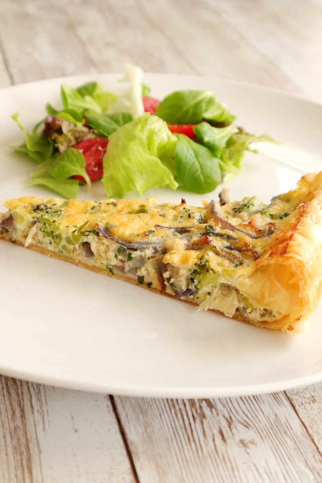 tarte folhada de bacalhau e brócolos