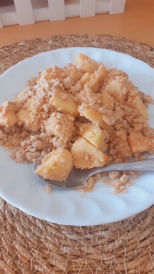 Fígado com maçã e queijo no forno