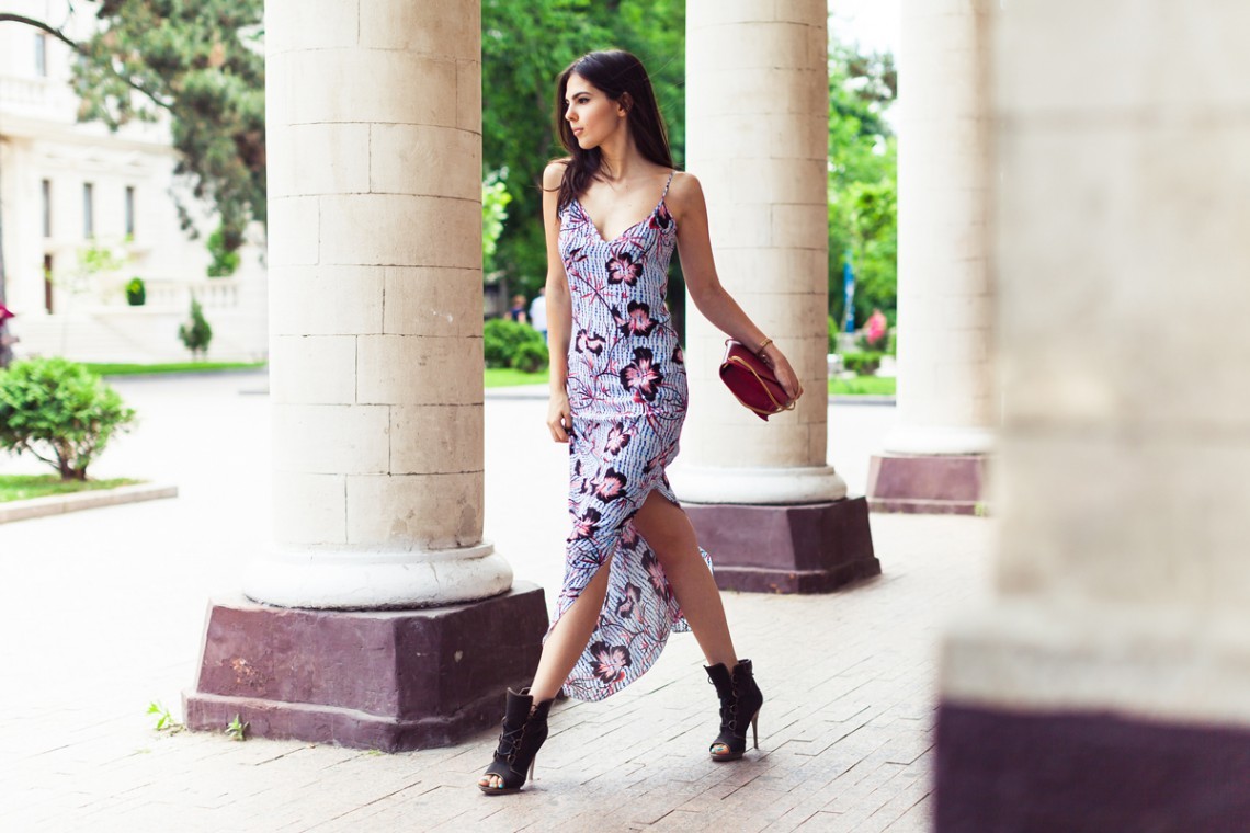 Blogger-Doina-Ciobanu-of-the-Golden-Diamonds-wears