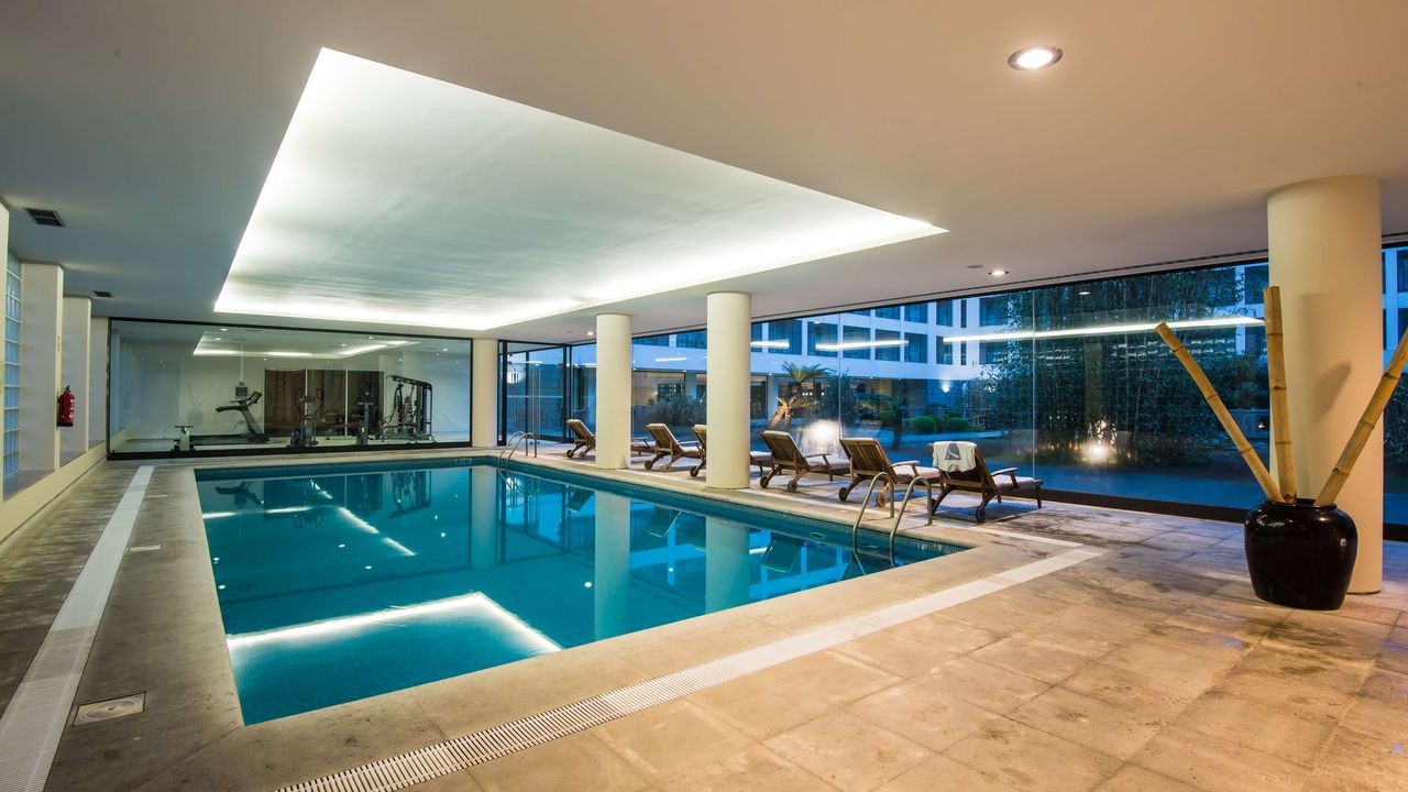 piscina.jpg piscina.jpg