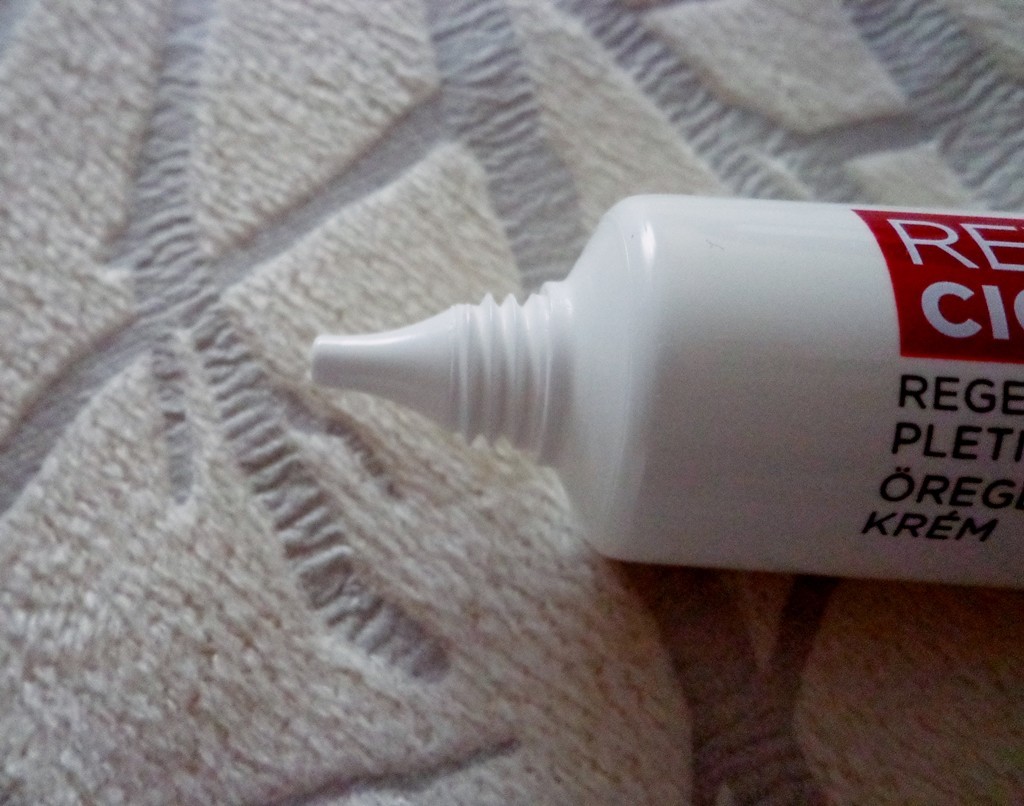 Review linha Revitalift Cica Cream da L'Oréal | Notino.pt