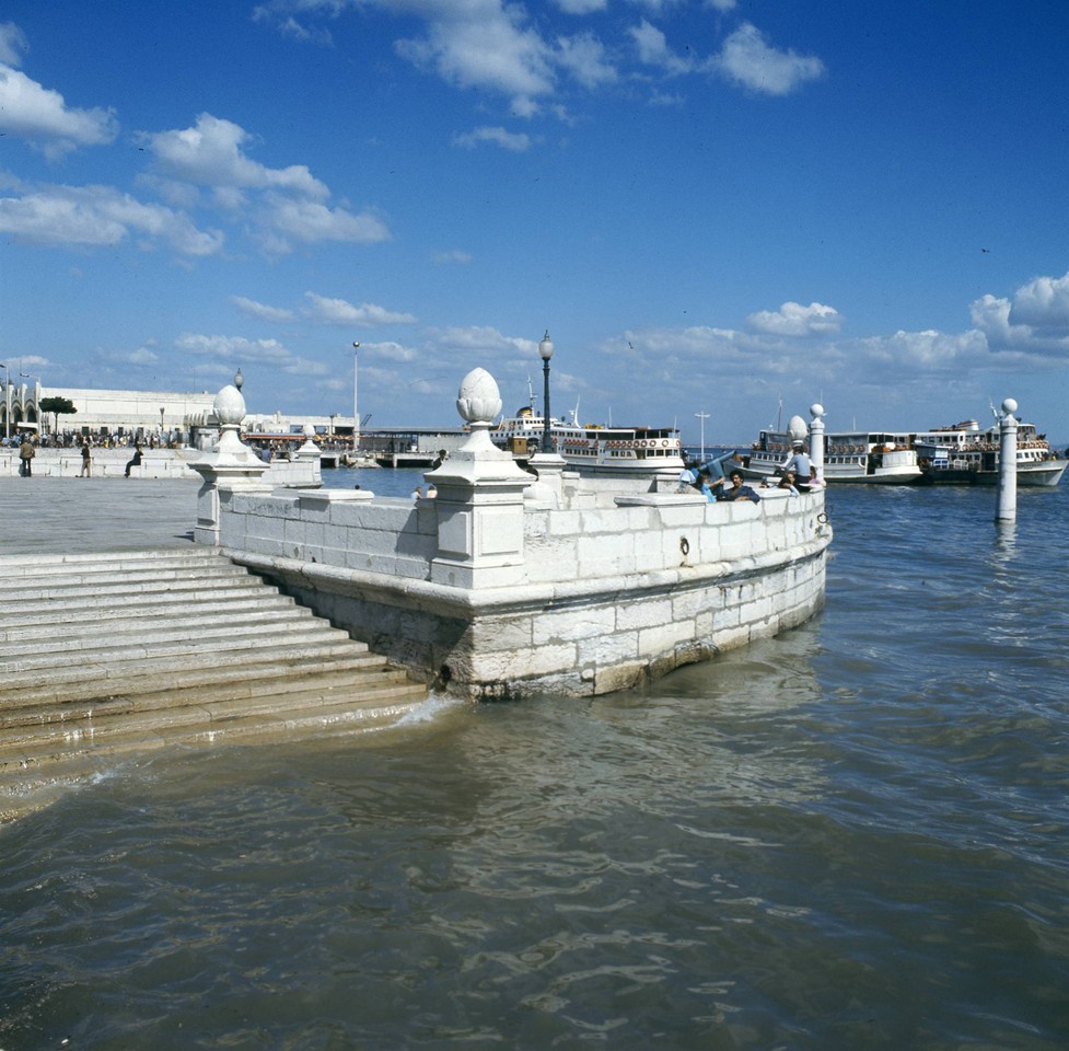 Caes das Columnas, Lisboa (A. Pastor, 197…)