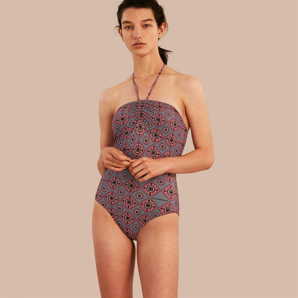 bikinis-2017-burberry-coleçao-verao-inspiraçoes-