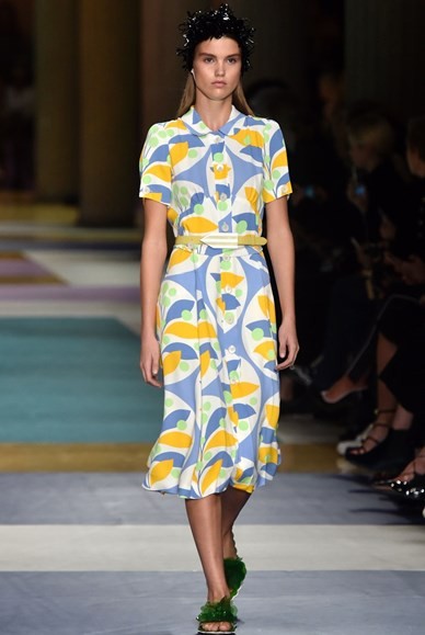 miu-miu-desfile-primavera-verao-2017 (9).jpg