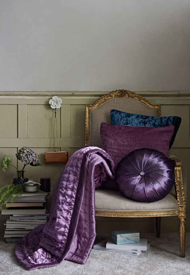 RR_03_Circular Cushion E8 $9, Plum Cushion, E10, S