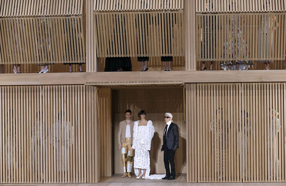 30963EDE00000578-3417097-image-a-34_1453807311370. 30963EDE00000578-3417097-image-a-34_1453807311370.