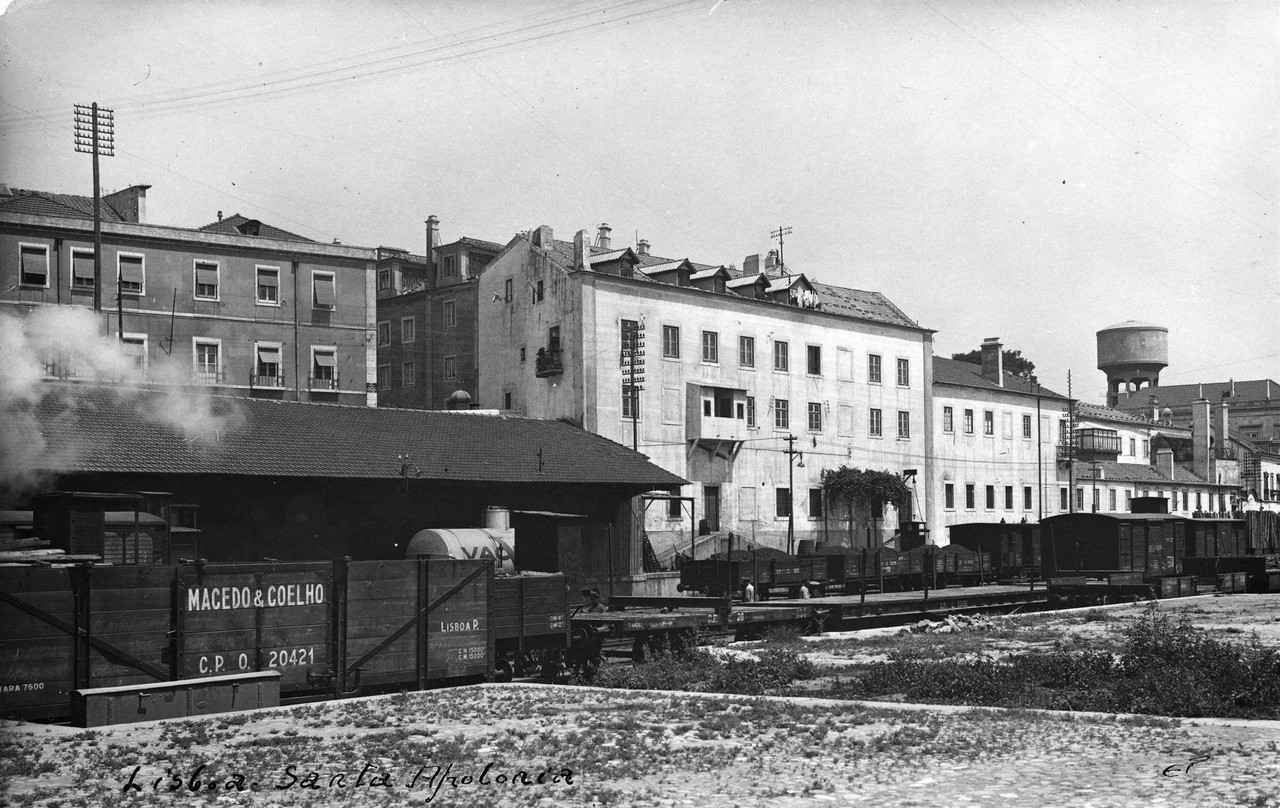 Convento de Santa Apolónia, lado sul visto do rio