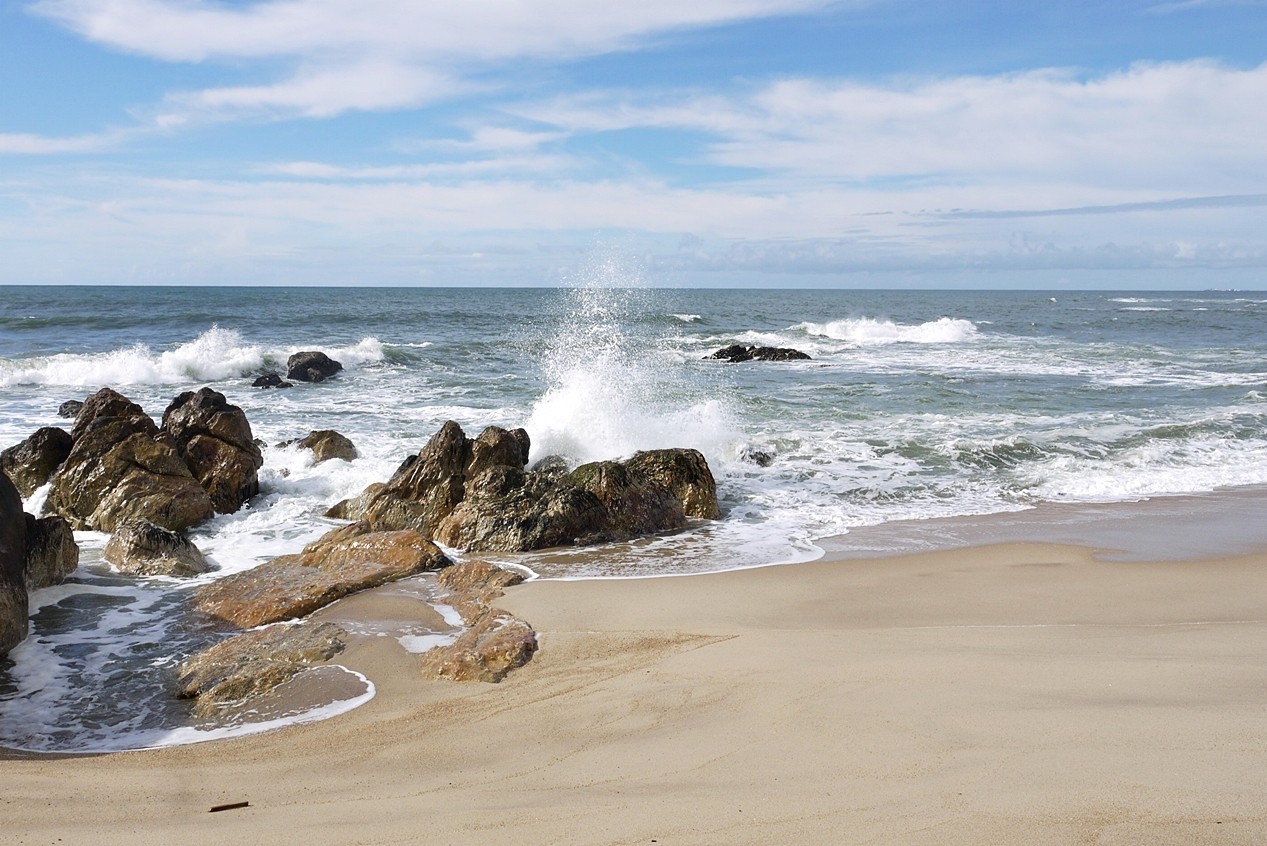 Praia Sr. da Pedra2.JPG Praia Sr. da Pedra2.JPG