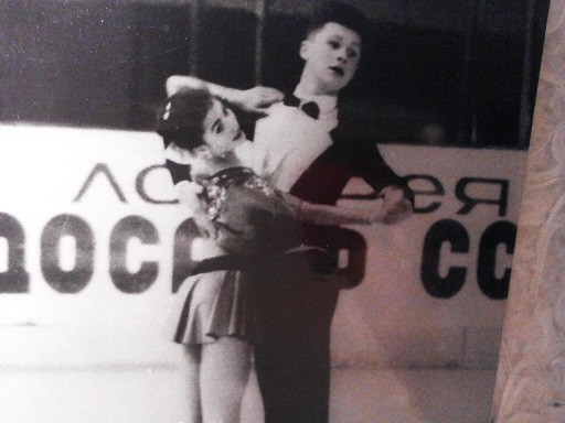 Eteri Tutberidze a dançar no gelo ainda muito nova