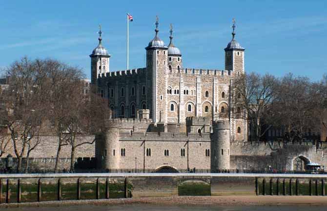 Tower_of_London_April_20061.jpg
