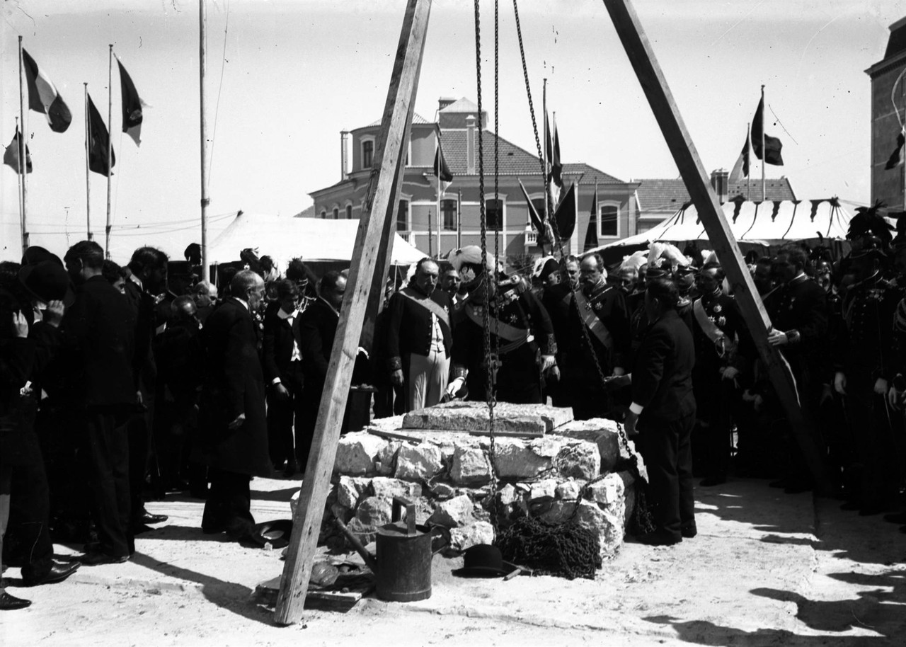 Lançamento da 1ª pedra do monumento da Guerra Pe