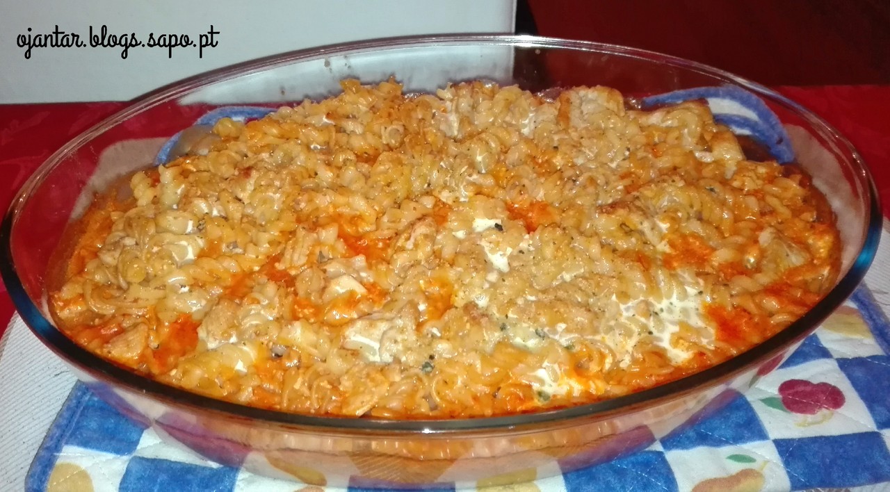 frango com massa no forno.jpg