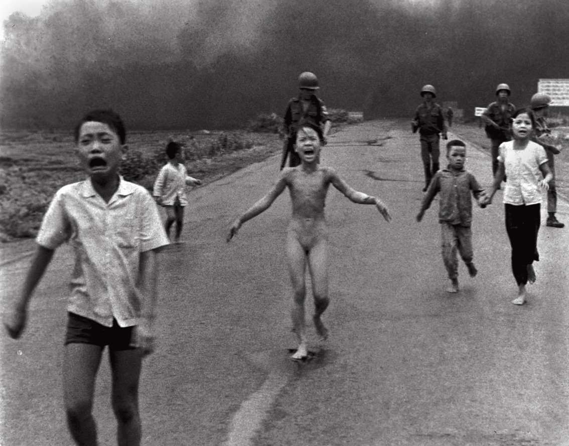 Kim_Phuc_napalm_Viet-Nam
