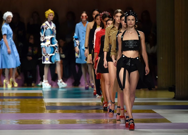miu-miu-desfile-primavera-verao-2017 (1).jpg