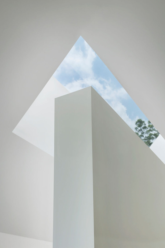 09-autohouse-by-matt-fajkus-architecture-_photo-by 09-autohouse-by-matt-fajkus-architecture-_photo-by