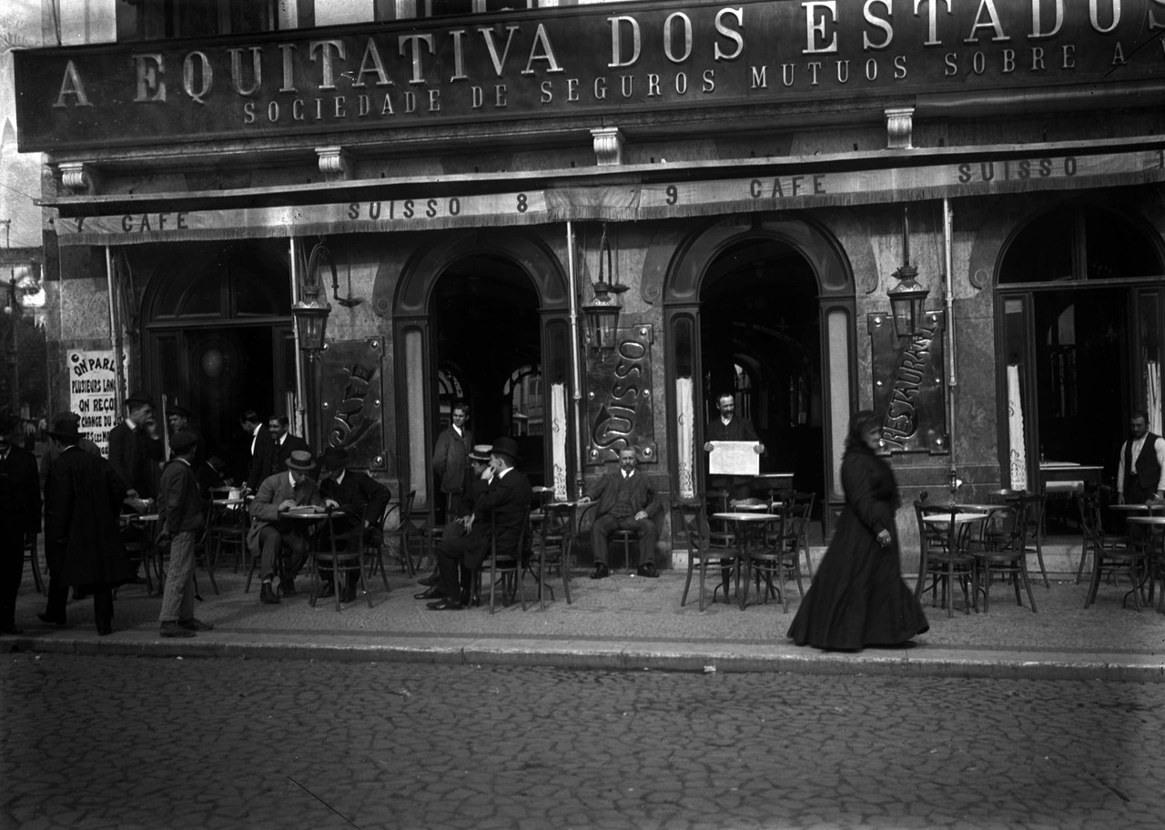 Café Suisso, c. 1910, foto de Alberto Carlos Lima