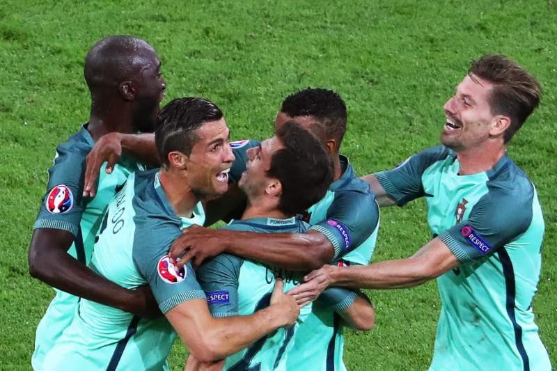 portugal  pais de gales.jpg