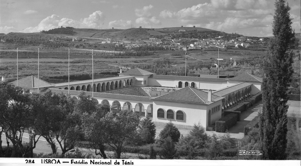 «Courts» de ténis do Estádio Nacional, Jamor (A. Passaporte, c. 1950)